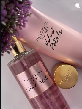 Velvet Petals Shimmer Mist
